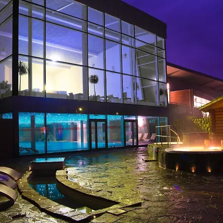 8 Person On A In Сasa de vacaciones *